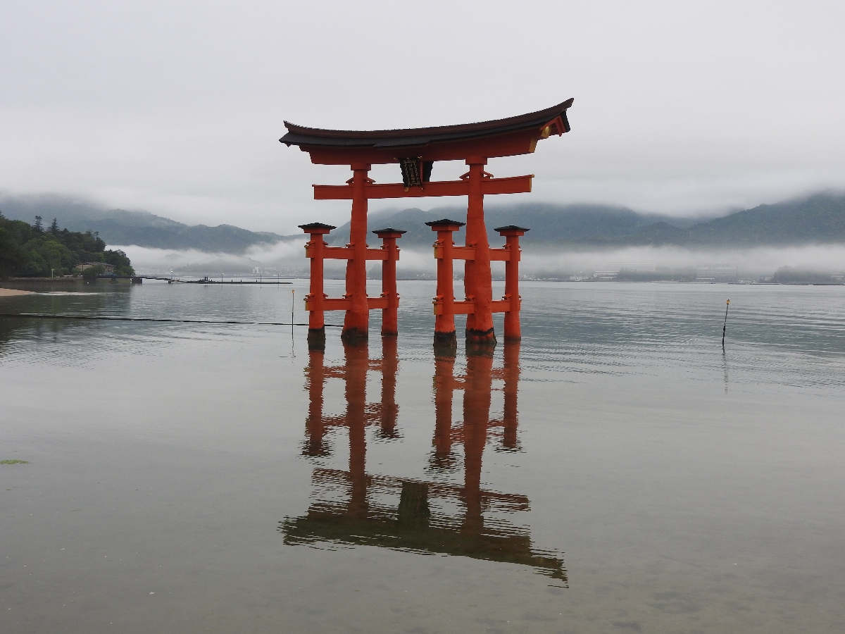 32 MIYAJIMA ItsuKushima Sanctuary